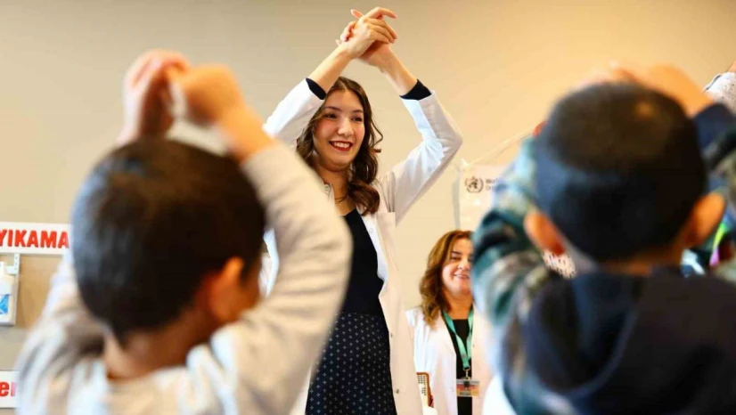 Fethi Sekin Şehir Hastanesi'nde 'Dünya El Yıkama Günü' etkinliği düzenlendi