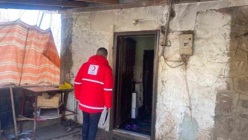 Kızılay, AFAD ve gönüllüler, Tunceli'nin zorlu kış şartlarında ihtiyaç sahiplerine ulaştı