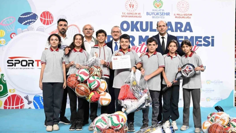 Malatya Büyükşehir'den okullara spor malzemesi desteği