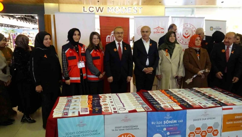 Malatya Park AVM'de kadına yönelik şiddetle mücadele günü etkinliği