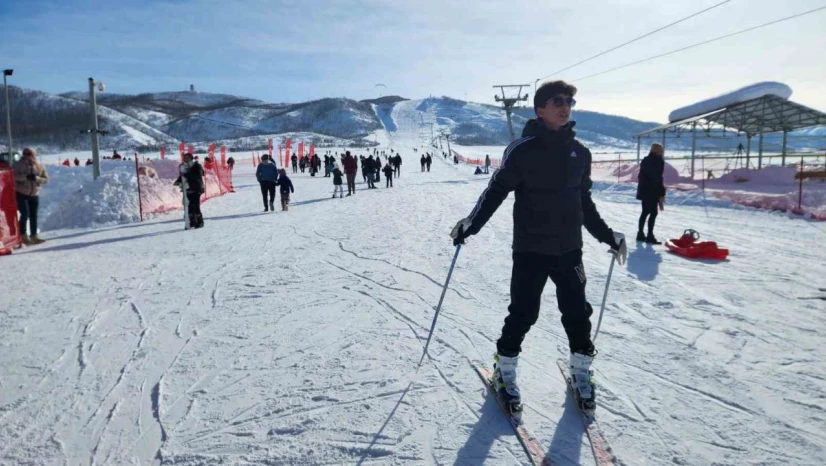 Munzur'un eteklerinde kayak sezonu başladı