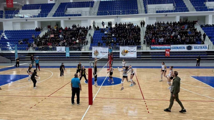 Şampiyonluk kupası Şehriban Günata'nın