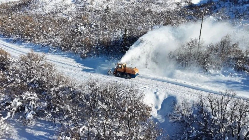 Tunceli'de 85 köy yolu ulaşıma açıldı, 28 köy yolunda çalışmalar sürüyor