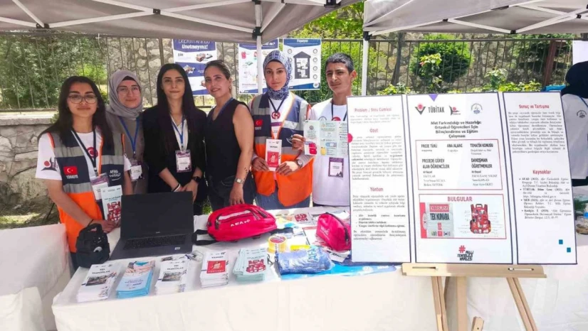 Tunceli'de öğrenciler 4006 TÜBİTAK Bilim Fuarı'nda deprem bilincine dikkat çekti