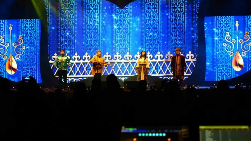 Türk dünyası renkleriyle Elazığ'da parladı: Hazar Şiir Akşamları finali beğeni topladı