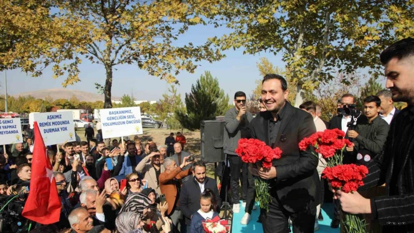 AK Parti İl Başkanı Selmanoğlu: 'Elazığ'da yeni bir hizmet dönemini hep birlikte başlatacağız'