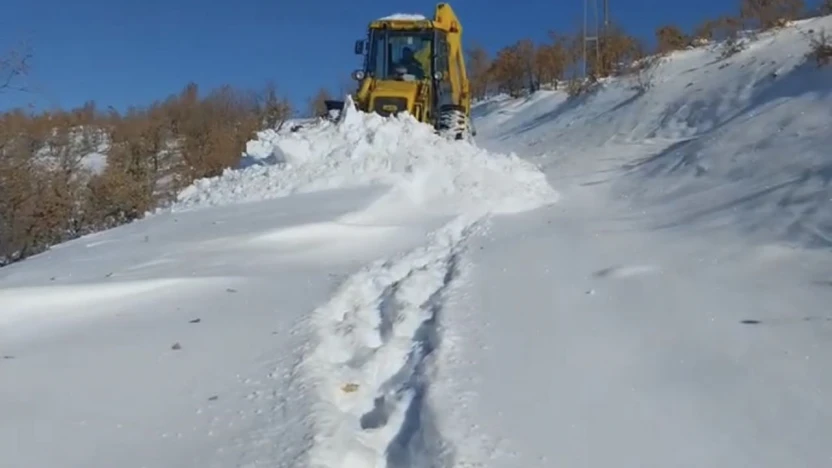 Elazığ'da 79 köy yolunda çalışmalar sürüyor