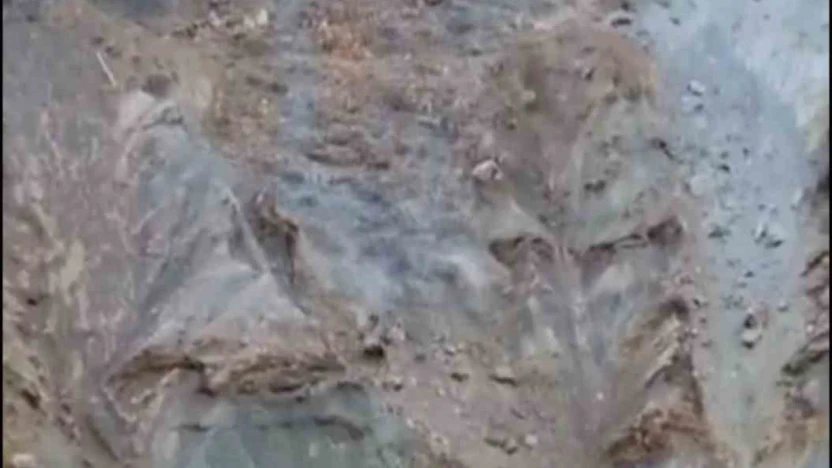 Elazığ'da heyelan anı kamerada