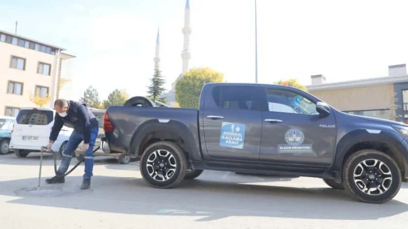 Elazığ'da ilaçlama çalışmaları sürüyor