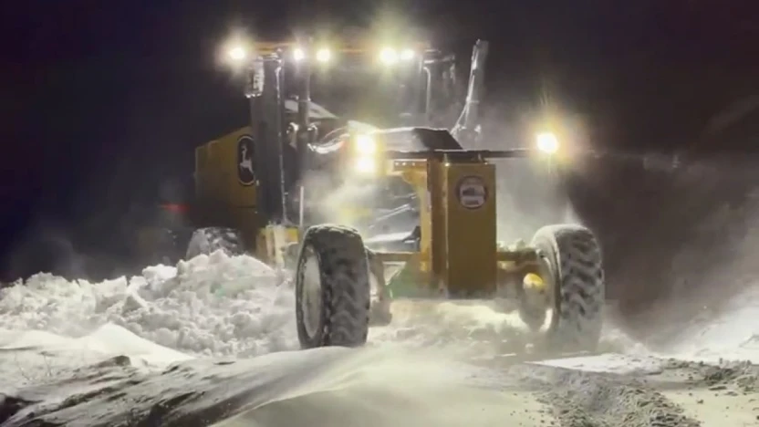 Elazığ'da kapalı 108 köy yolunda çalışmalar sürüyor