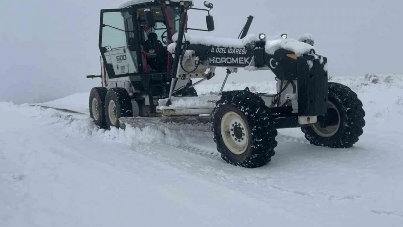 Elazığ'da kapalı köy yolu 111 oldu, ekipler çalışmalarını sürdürüyor