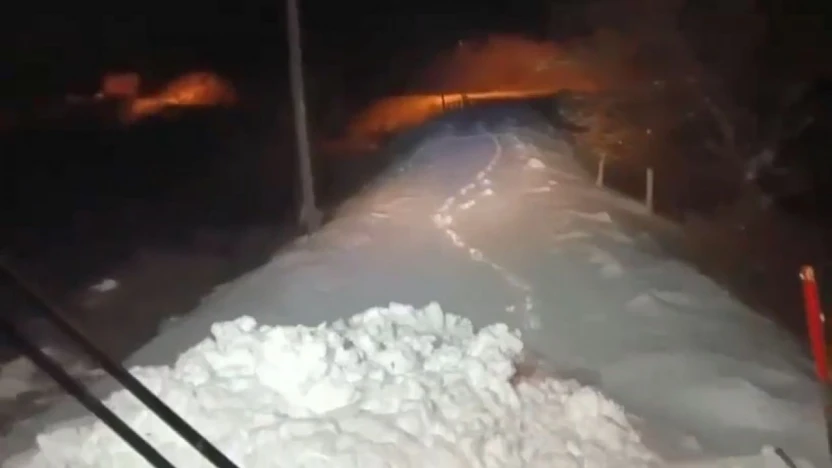 Elazığ'da kapanan 67 köy yolunu açma çalışmaları sürüyor