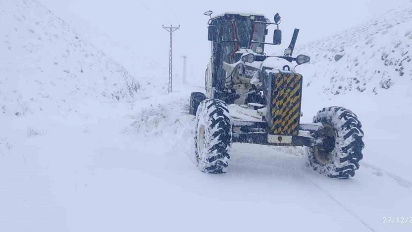 Elazığ'da kar etkili oldu: 482 köy yolu ulaşıma kapandı
