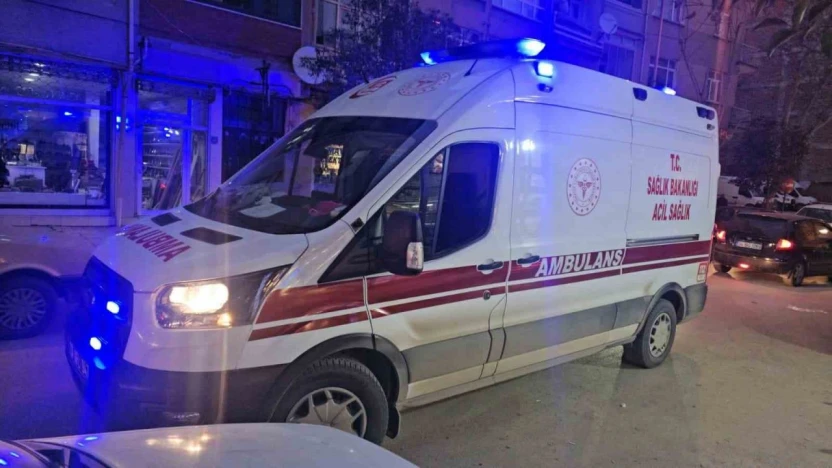 Elazığ'da motosiklet yayaya çarptı: 2 yaralı