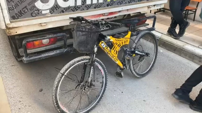 Elazığ'da pikaba çarpan bisikletli yaralandı