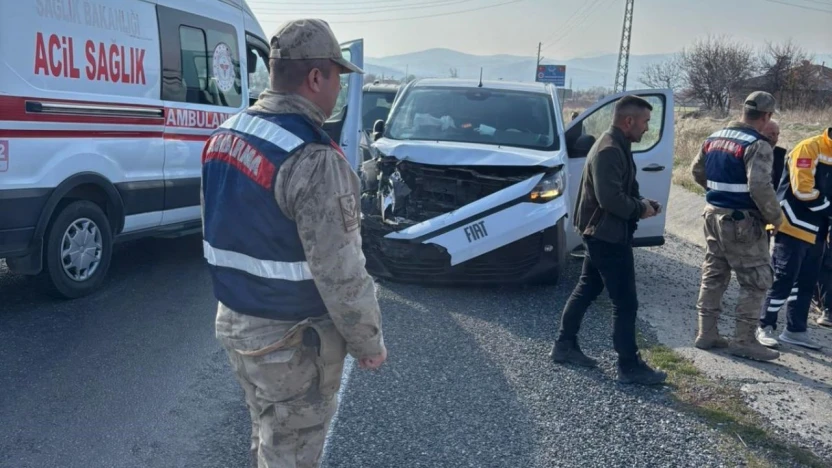 Elazığ'da trafik kazası: 3 yaralı