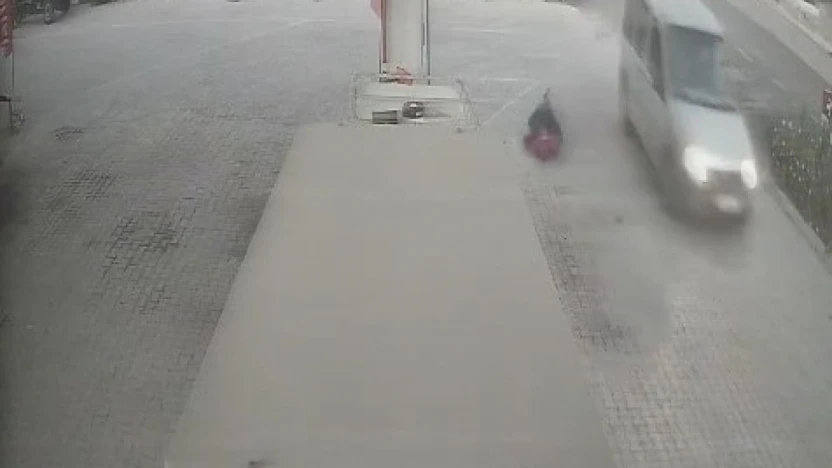 Eniştesine araçla çarpıp kaçtı: O anlar kameraya yansıdı