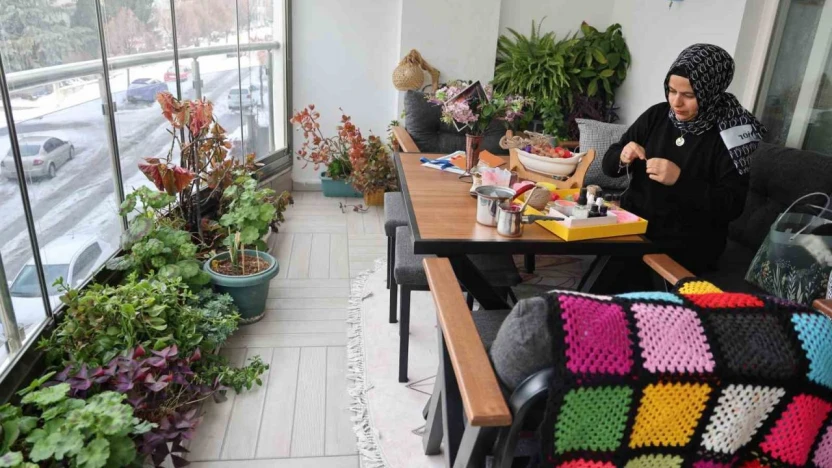 Ev hanımının azmi: 20 belge aldı ve 300 öğrenciye usta oldu