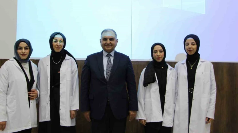 FÜ Eğitim Fakültesi'nde önlük giyme töreni