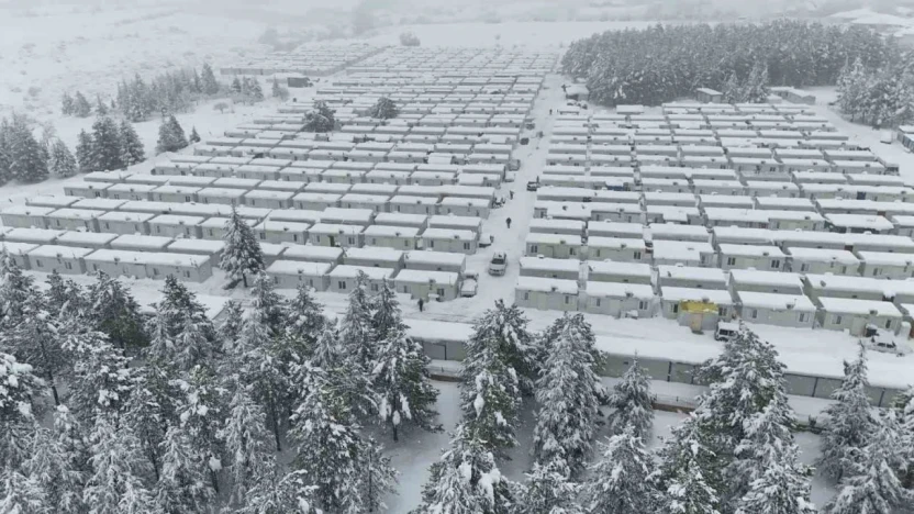 Kar kalınlığının 1 metreyi bulduğu Doğanşehir havadan görüntülendi