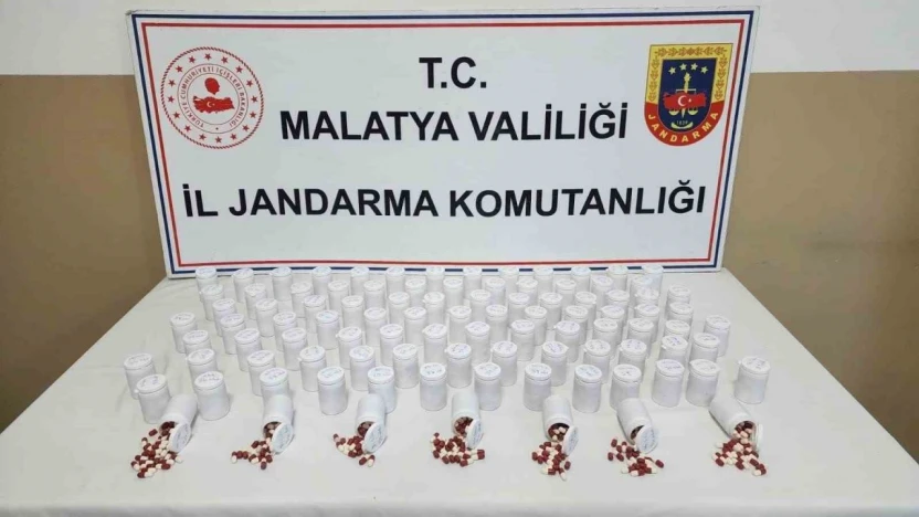 Malatya'da 5 bin 561 adet sentetik ecza hap ele geçirildi