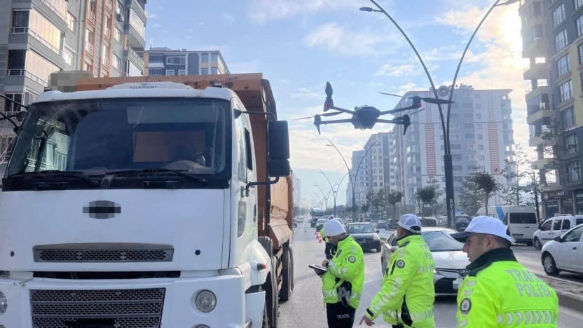 Malatya'da beton mikserleri ve hafriyat kamyonlarına dron destekli denetim