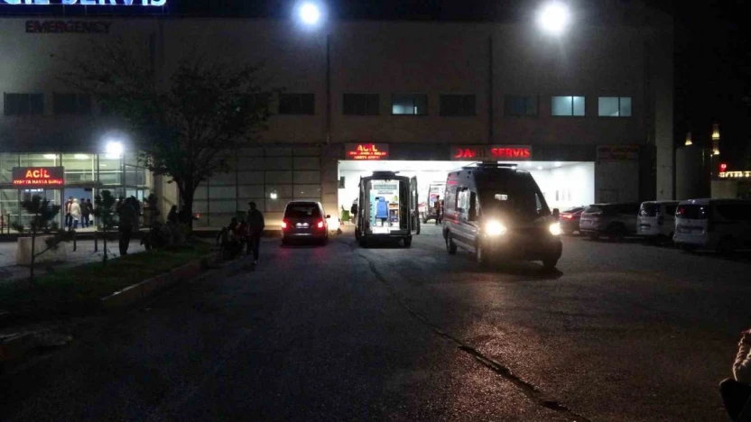 Malatya'da üç aracın karıştığı kazada 6 kişi yaralandı