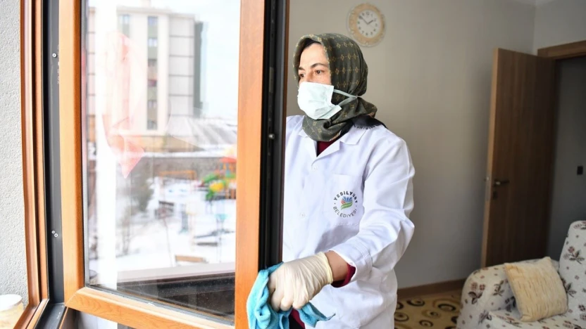 Yeşilyurt'ta büyükler baş tacı olmaya devam ediyor