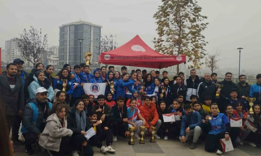 380 sporcu Okul Sporları Oryantiring Yarışması'nda ter döktü