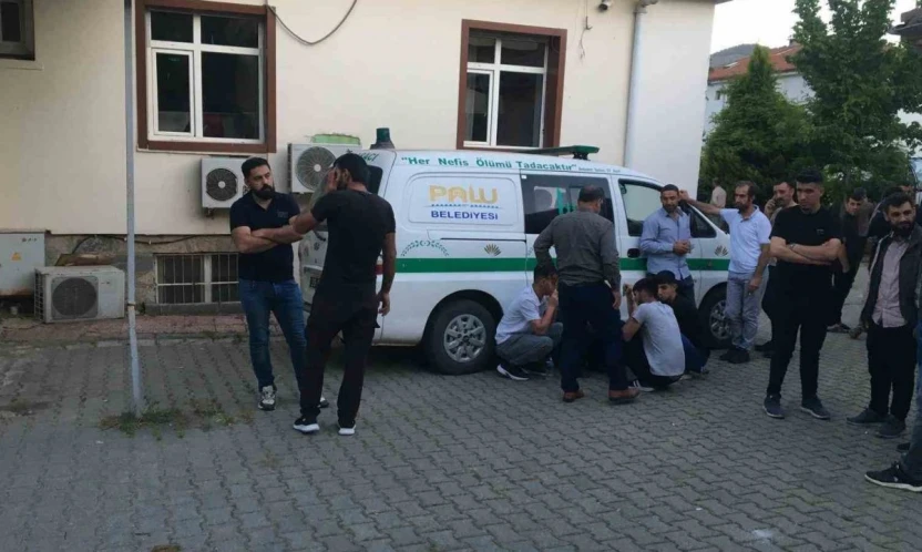 Babasını öldüren ve annesini yaralayan sanık çocuk mahkemede tüm detayları anlattı: