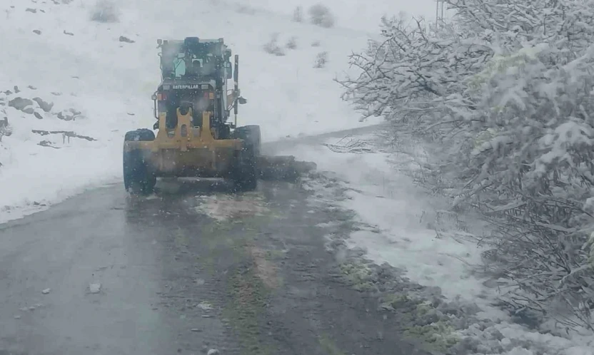 Battalgazi Belediyesi'nden kar yağışına karşı hızlı müdahale