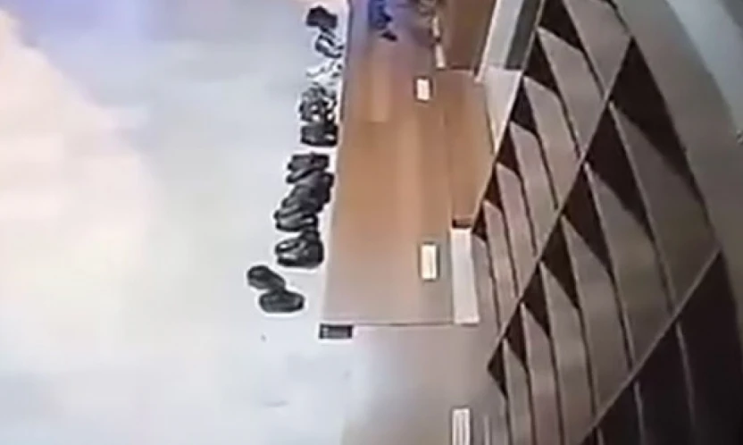 Camide ayakkabı hırsızlığı