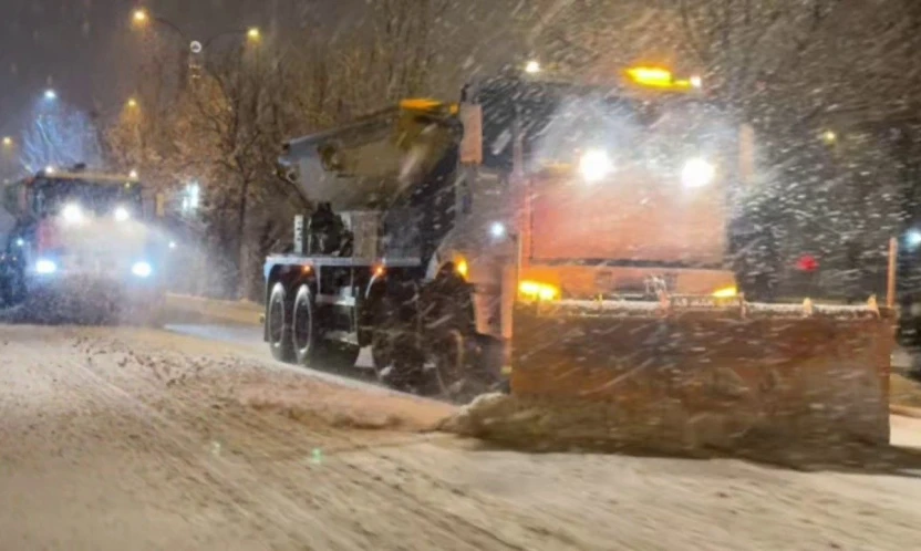 Elazığ Belediyesi, karla mücadele çalışmalarını sürdürüyor
