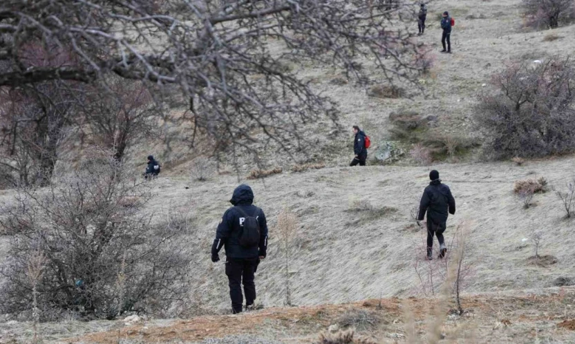 Elazığ'da 5 gündür kayıp olan yaşlı adam için 100 kişilik ekip sahada