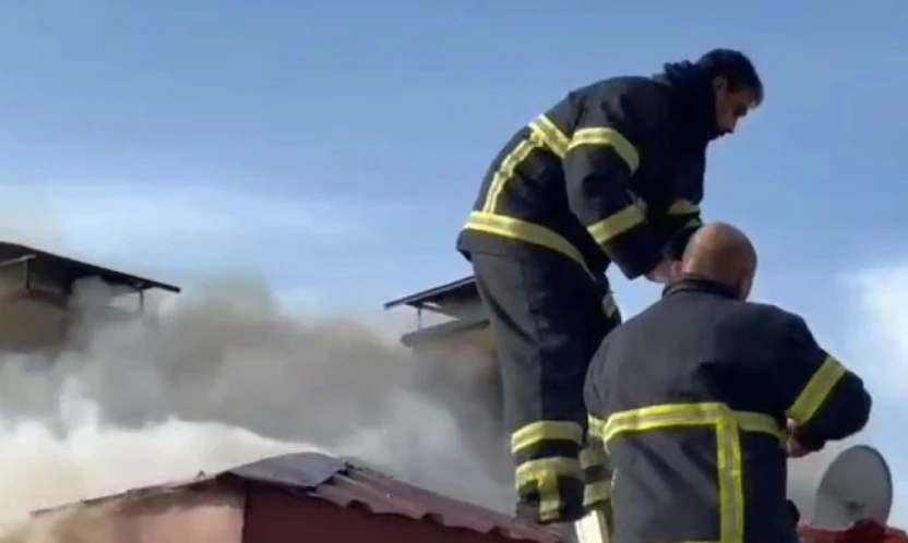 Elazığ'da çatı yangını