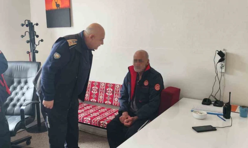 Elazığ'da donmak üzere olan vatandaşın yardımına itfaiye yetişti