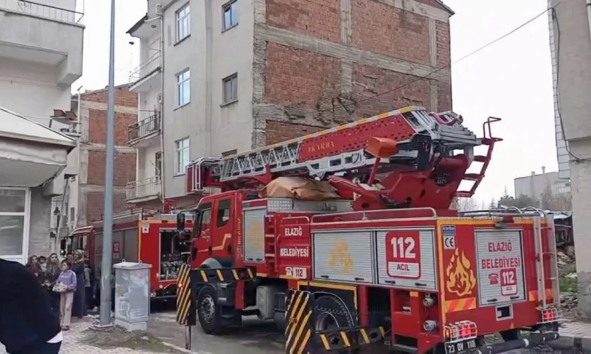 Elazığ'da ev yangını