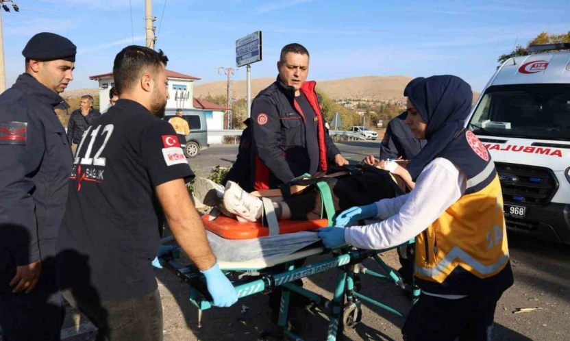 Elazığ'da feci kaza: 2'i ağır 6 yaralı