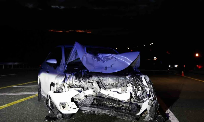 Elazığ'da iki otomobil çarpıştı: 1'i ağır 3 yaralı