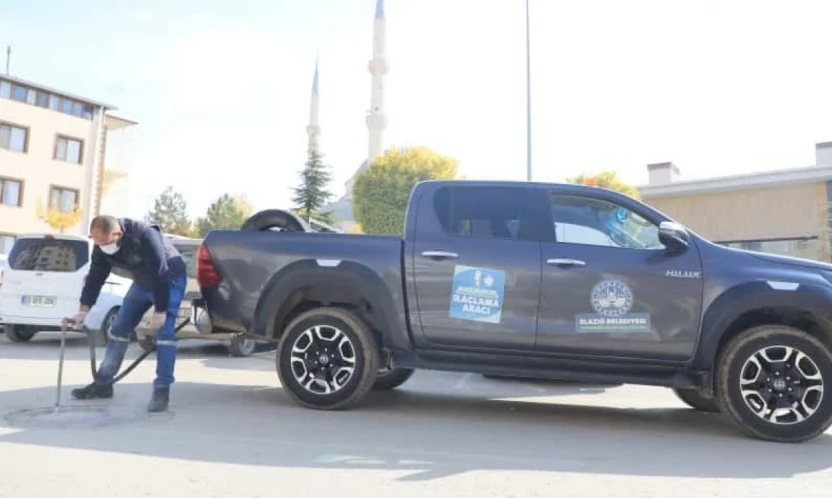 Elazığ'da ilaçlama çalışmaları sürüyor