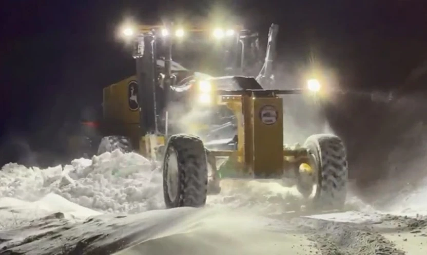 Elazığ'da kapalı 108 köy yolunda çalışmalar sürüyor