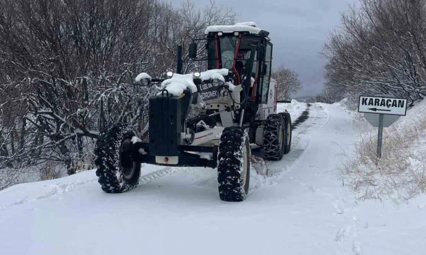 Elazığ'da kapalı köy yolu 103 oldu, ekipler çalışmalarını sürdürüyor