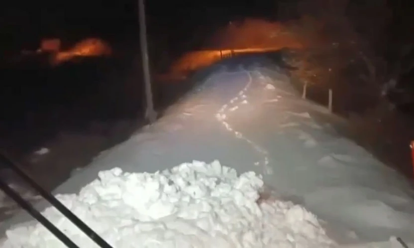 Elazığ'da kapanan 67 köy yolunu açma çalışmaları sürüyor