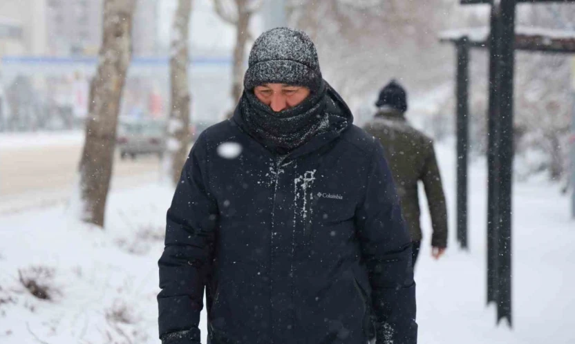 Elazığ'da kar yağışı etkisini sürdürüyor
