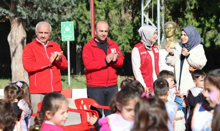Elazığ'da Kızılay haftası coşkusu: 100'ün üzerinde okul ziyaret edilecek