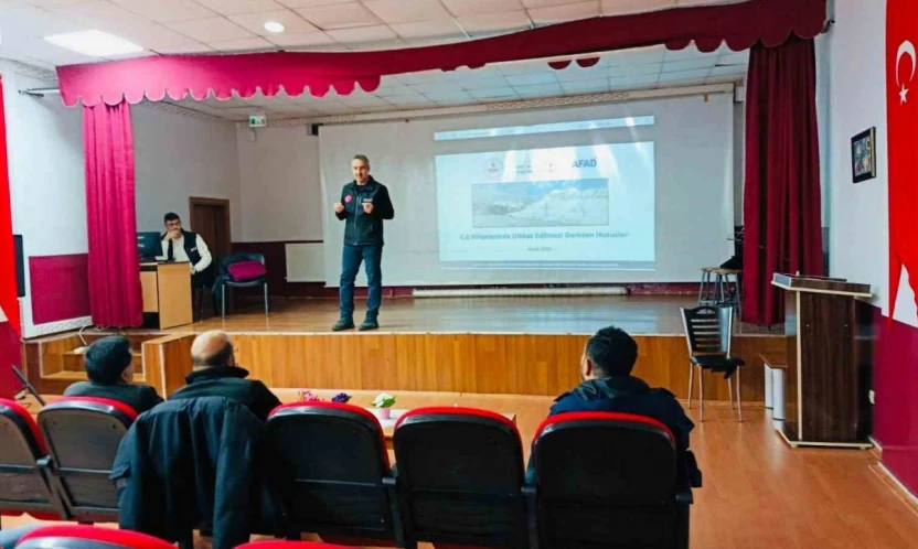 Elazığ'da muhtarlara çığla mücadele ve farkındalık eğitimi verildi