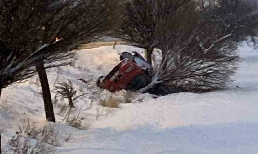 Elazığ'da otomobil devrildi