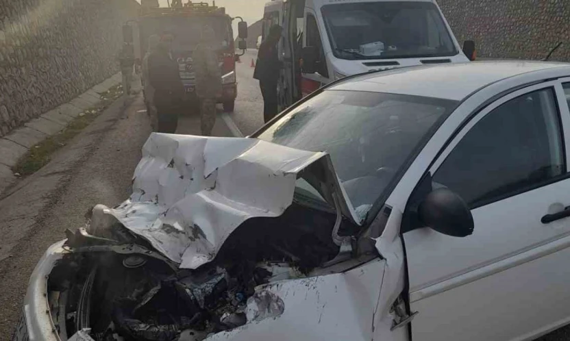 Elazığ'da trafik kazası: 3 yaralı