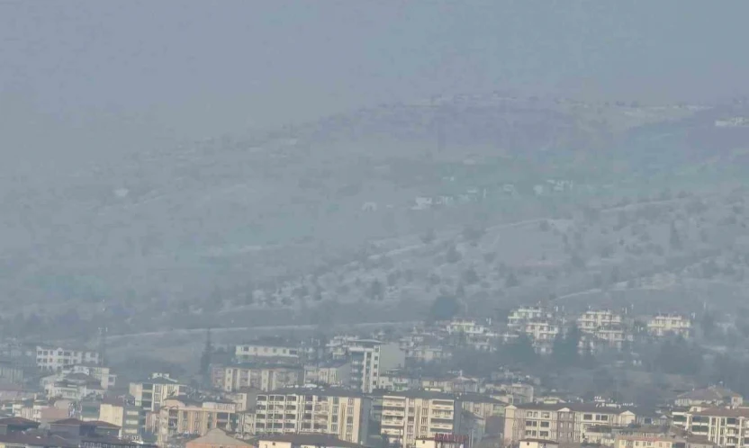 Elazığ'ın yüksek kesimlerinde sis etkili oluyor