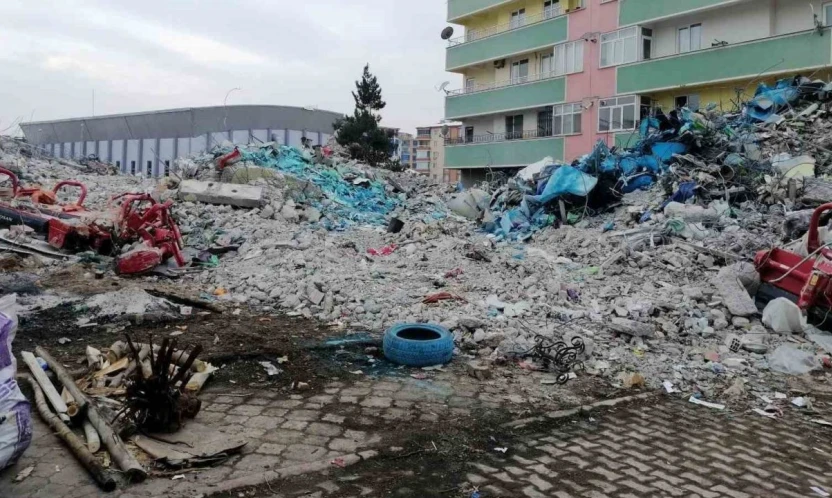 Ermeç Apartmanı davası ertelendi